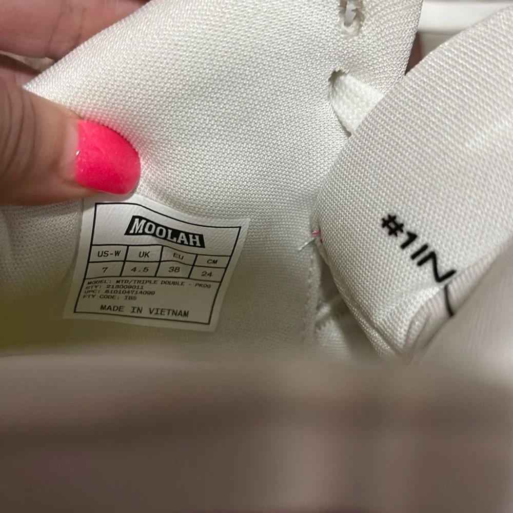Moolah nwot pink